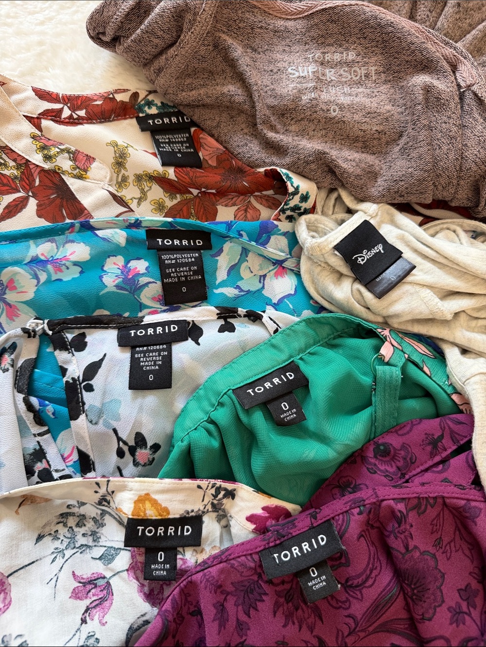 Lot of 8 Torrid Tops Size 0 L I 12 - Picture 3 of 15